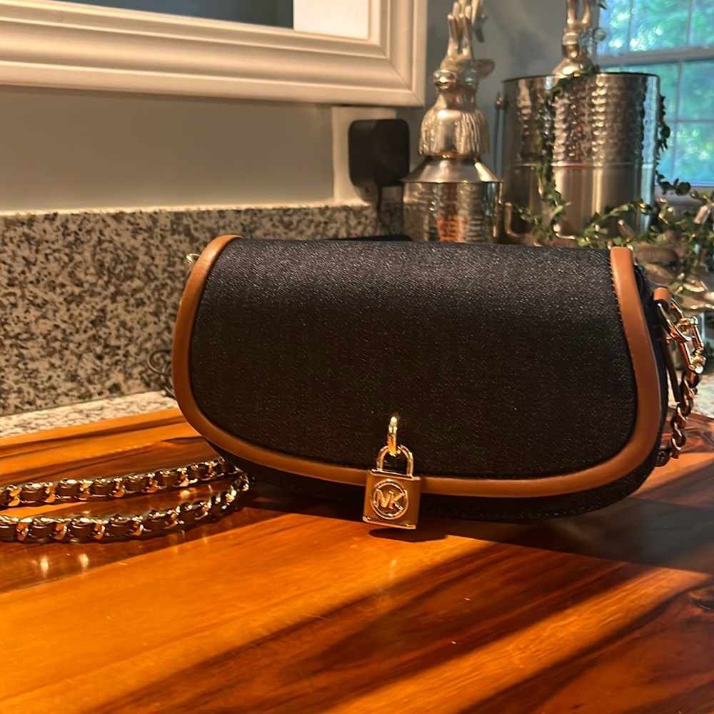 BRAND NEW micheal kors deniem cross cary purse MRSP $259